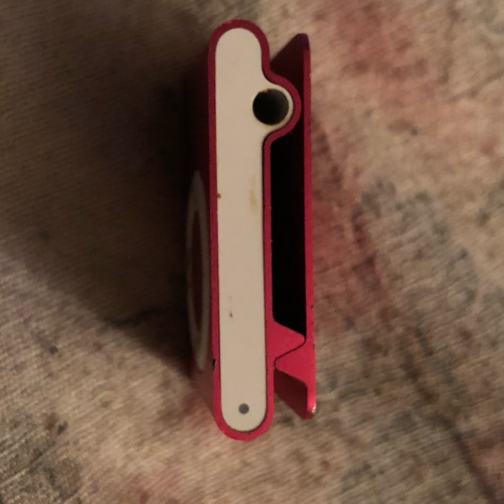 Pink iPod Shuffle - Picture 4 of 8